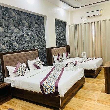 Hotel S V Grand Varanasi Eksteriør bilde