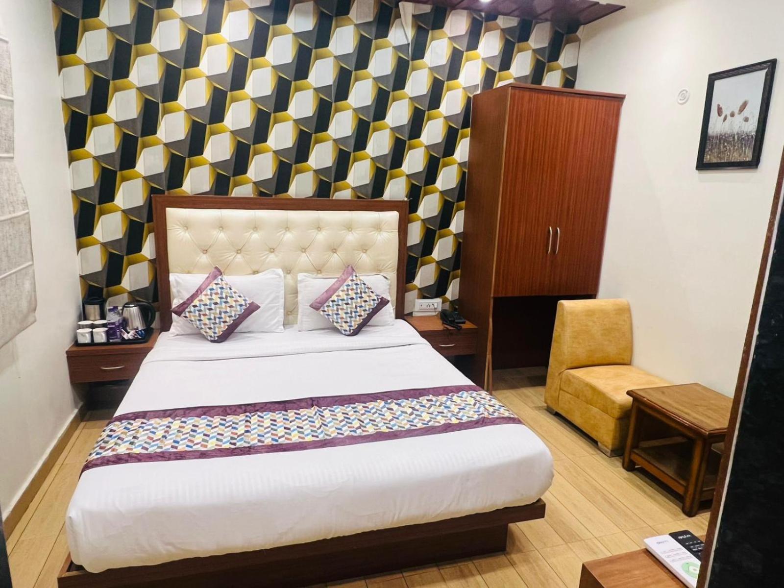 Hotel S V Grand Varanasi Eksteriør bilde